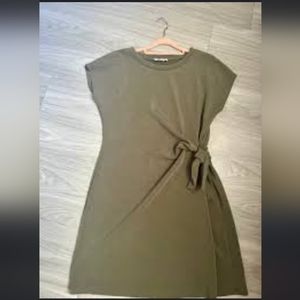 Women’s light Weight dress. Size: M Like great Condition. Super soft